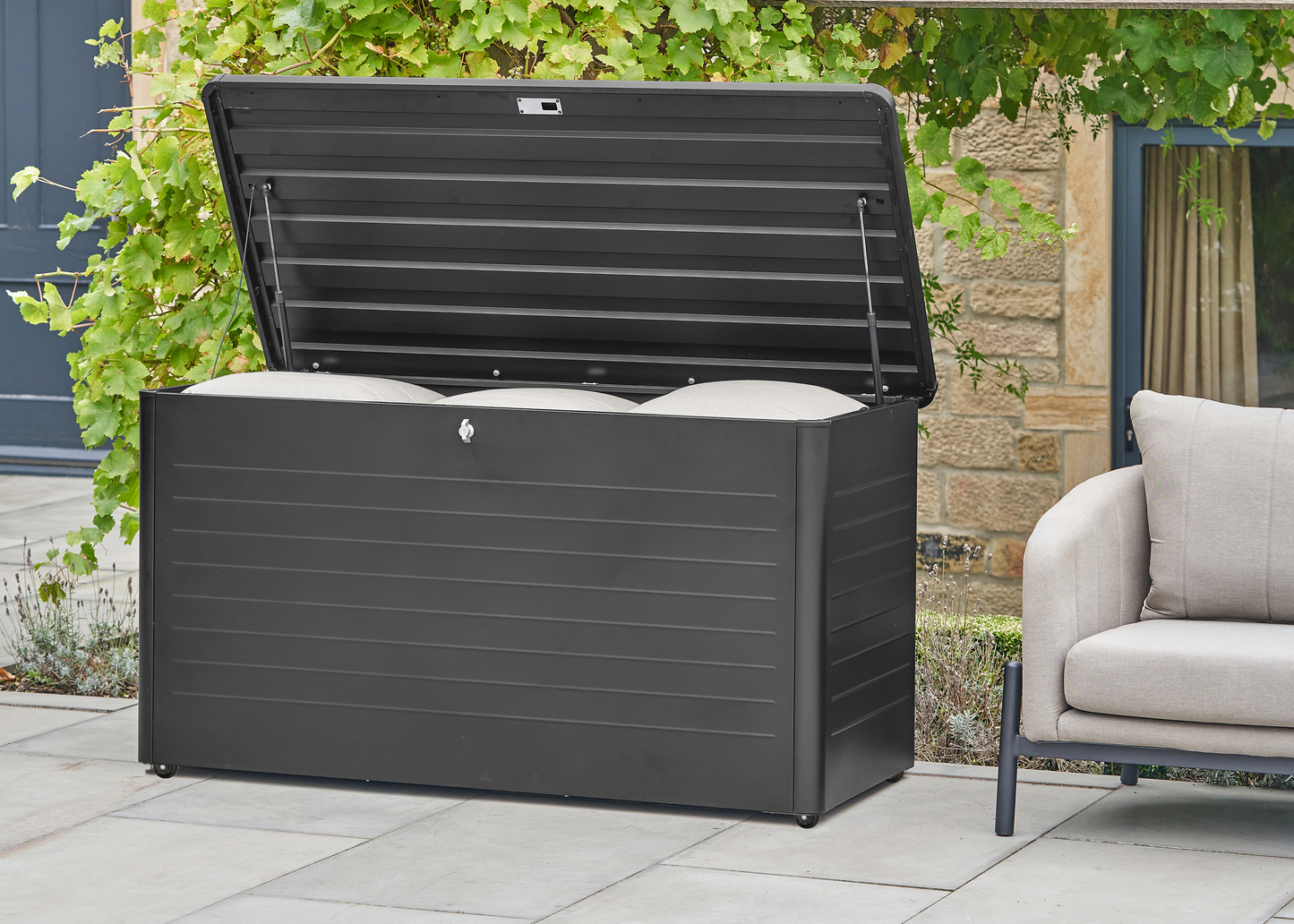 Rhode Island Steel Cushion Box - Large