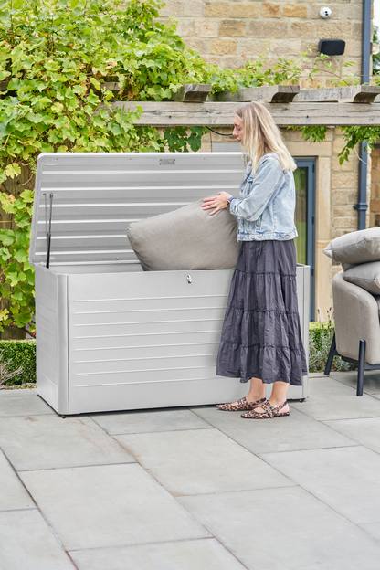 Rhode Island Steel Cushion Box - Large