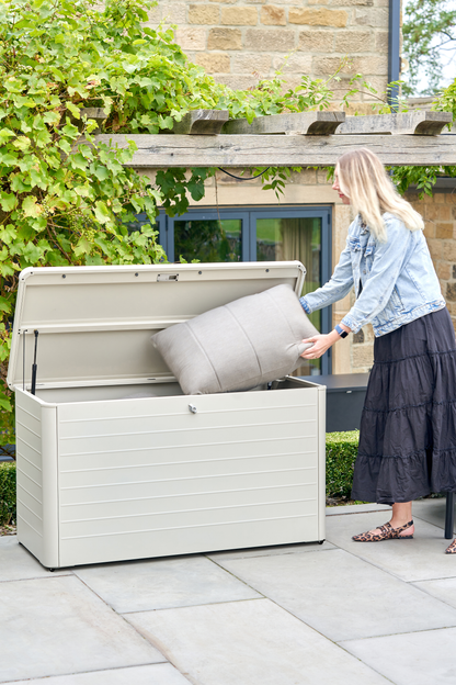 Rhode Island Steel Cushion Box - Small