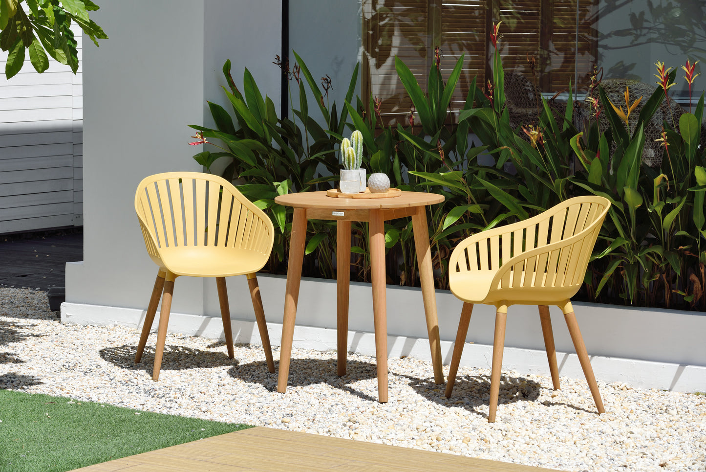 Nassau Social Plastic® Round Bistro Table Set (2 Carver Chair)